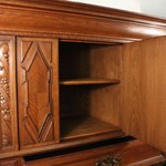 Антикварный поставец с витыми ножками 1890-х гг. 