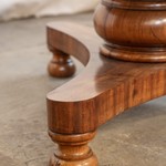 Антикварный стол с круглой столешницей 1820-х гг. 