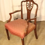 Антикварное кресло с фигурной спинкой 1900-х гг. 