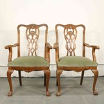 Пара антикварных кресел в стиле Томаса Чиппендейла 1890-х гг. 