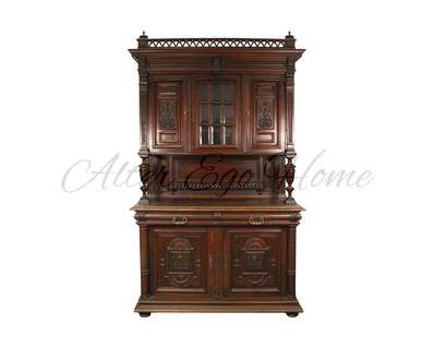 Антикварный буфет с резным декором 1860-х гг. 