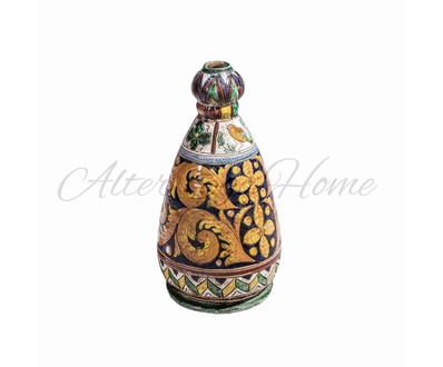Винтажная ваза с рельефным орнаментом