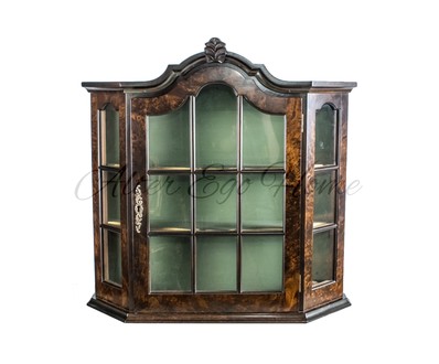 Витрина настенная в голландском стиле