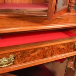 Антикварный книжный шкаф 1870-х гг. 