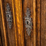 Антикварный дубовый буфет с «соломоновыми» колоннами  1860-х гг.