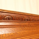 Антикварная скамья с резными сюжетами 1880-х гг. 