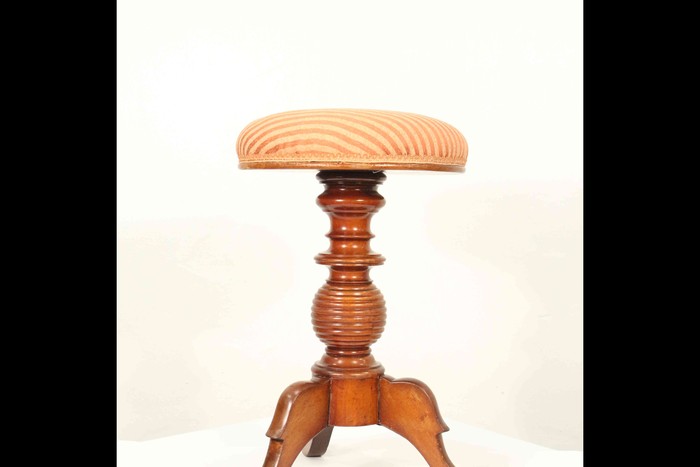 Антикварный стульчик для пианино 1850-х гг. 