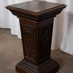 Антикварный постамент с резной композицией 1860-х гг. 
