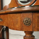 Антикварный туалетный стол 1870-х гг. 