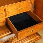 Антикварный шкаф в стиле немецкого борокко 1890-х гг. 