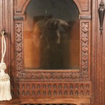 Антикварная витрина с арочным остеклением 1870-х гг. 