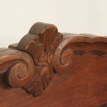 Антикварный чайный столик с фигурным поликом 1910-х гг. 