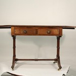 Антикварный столик с откидными полами 1940-х гг. 