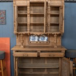 Антикварный буфет светлого дуба с резным убранством 1860-х гг. 