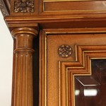 Антикварный одночастный буфет с резным навершием 1870-х гг. 