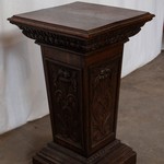 Антикварный постамент с резной композицией 1860-х гг. 