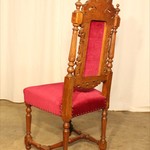 Комплект из 4-х антикварных стульев с гербовым щитком на навершии 1850-х гг. 