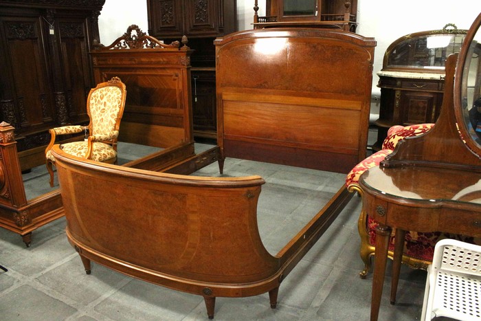 Антикварная кровать 1870-х гг. 