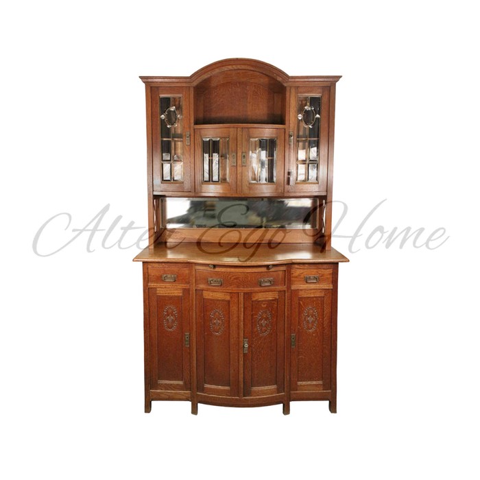 Антикварный буфет с фигурным фасадом 1890-х гг. 