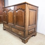 Антикварный полушкаф из дубового массива 1790-х гг.