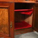 Антикварный книжный шкаф 1870-х гг. 