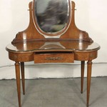 Антикварный туалетный стол 1870-х гг. 