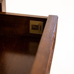 Пристенный консольный стол