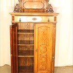Антикварный ореховый шкаф с открытым ярусом 1870-х гг. 