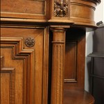 Антикварный одночастный буфет с резным навершием 1870-х гг. 