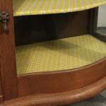 Антикварный чайный столик с фигурным поликом 1910-х гг. 