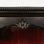Антикварная витрина с фигурным остеклением 1840-х гг. 