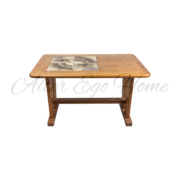 Кофейный столик с керамической композицией на столешнице 1940-х гг.
