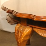 Антикварный ореховый столик с круглой столешницей 1910-х гг.