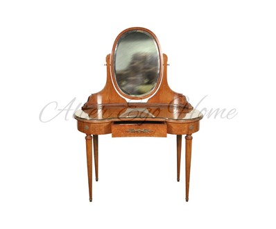 Антикварный туалетный стол 1870-х гг. 