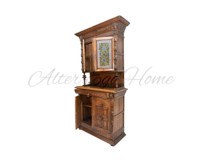 Антикварный буфет с витражными вставками