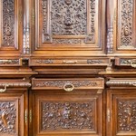 Антикварный буфет с резными гротесками 1860-х гг. 