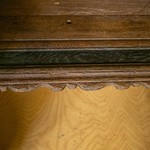 Антикварный шкаф со сквозными дверцами 1800-х гг. 