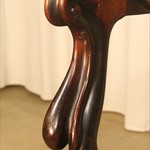 Антикварное кресло с круглой спинкой тёмного дуба 1880-х гг. 