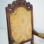 Антикварное резное кресло  с маскаронами 1890-го года