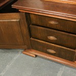 Антикварный книжный шкаф в неоготическом стиле 1910-х гг. 