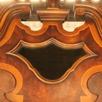 Антикварный шкаф-секретер с разомкнутым фронтоном 1950-х гг. 