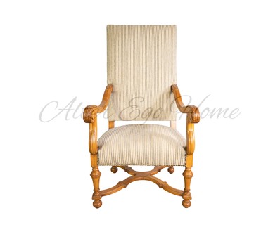 Антикварное кресло в барочном стиле 