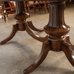 Антикварный кофейный стол с фигурными ножками 1960-х гг. 