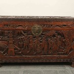Антикварный китайский сундук с резными композициями 1910-х гг. 