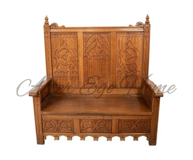 Антикварная скамья в неоготическом стиле 1920-х гг. 