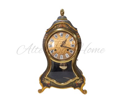 Антикварные настольные часы с латунным циферблатом и полихромной флоральной росписью