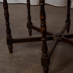 Антикварный чайный столик темного дуба 1900-х гг. 