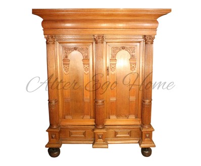 Антикварный платяной шкаф в стиле неоренессанс с колоннами 1830-х гг.