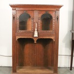 Антикварная витрина с арочным остеклением 1870-х гг. 