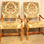 Пара антикварных кресел в стиле необарокко 1940-х гг. 